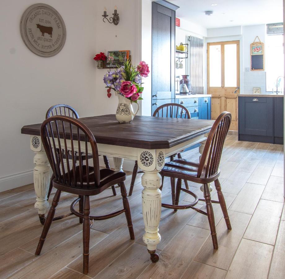 Stylish Town Centre House With Garden And Parking Opposite Villa Bury St. Edmunds Bagian luar foto